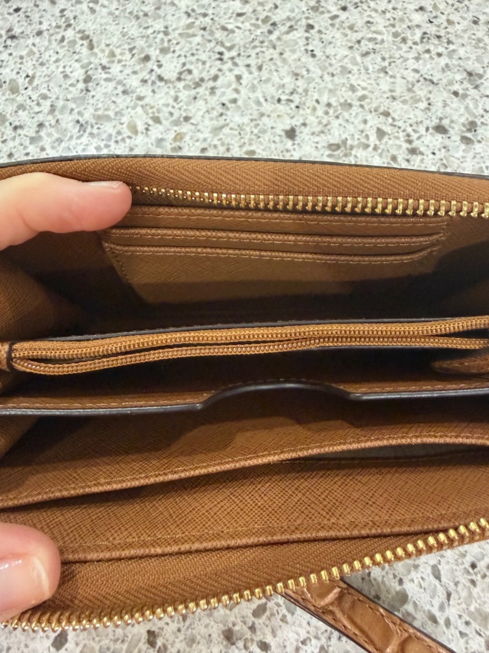 MK wallet - Picture 2 of 3